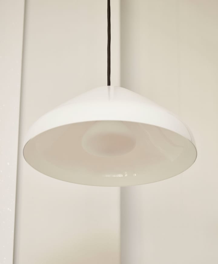 Pao Glass pendel Ø 35 cm, Hvit-opalglass HAY