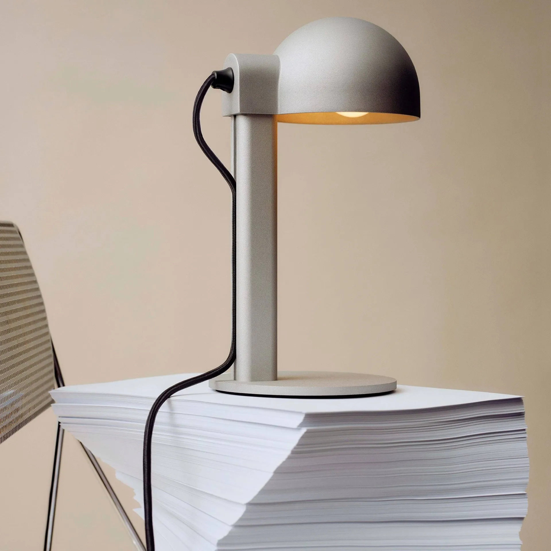 Posto bordlampe, Silver grey HAY
