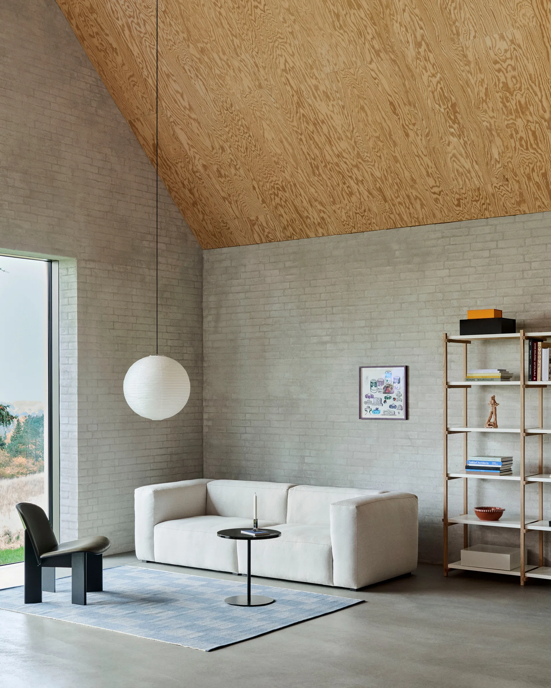 Pyro sofabord Ø45 cm, Black-black HAY