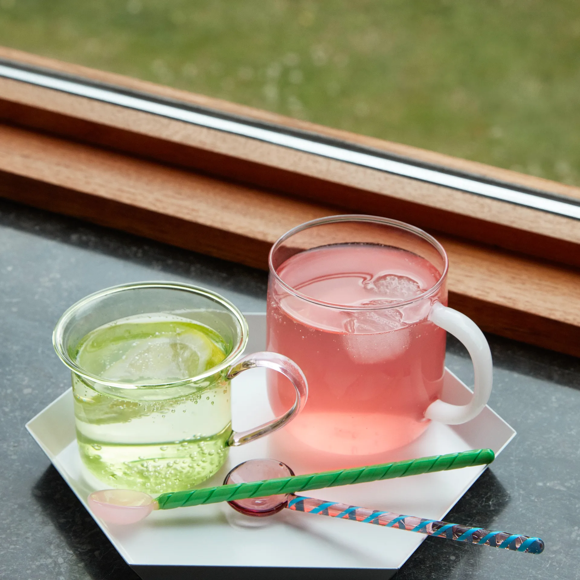 Round glasskje 2-stk., Aubergine-light pink HAY