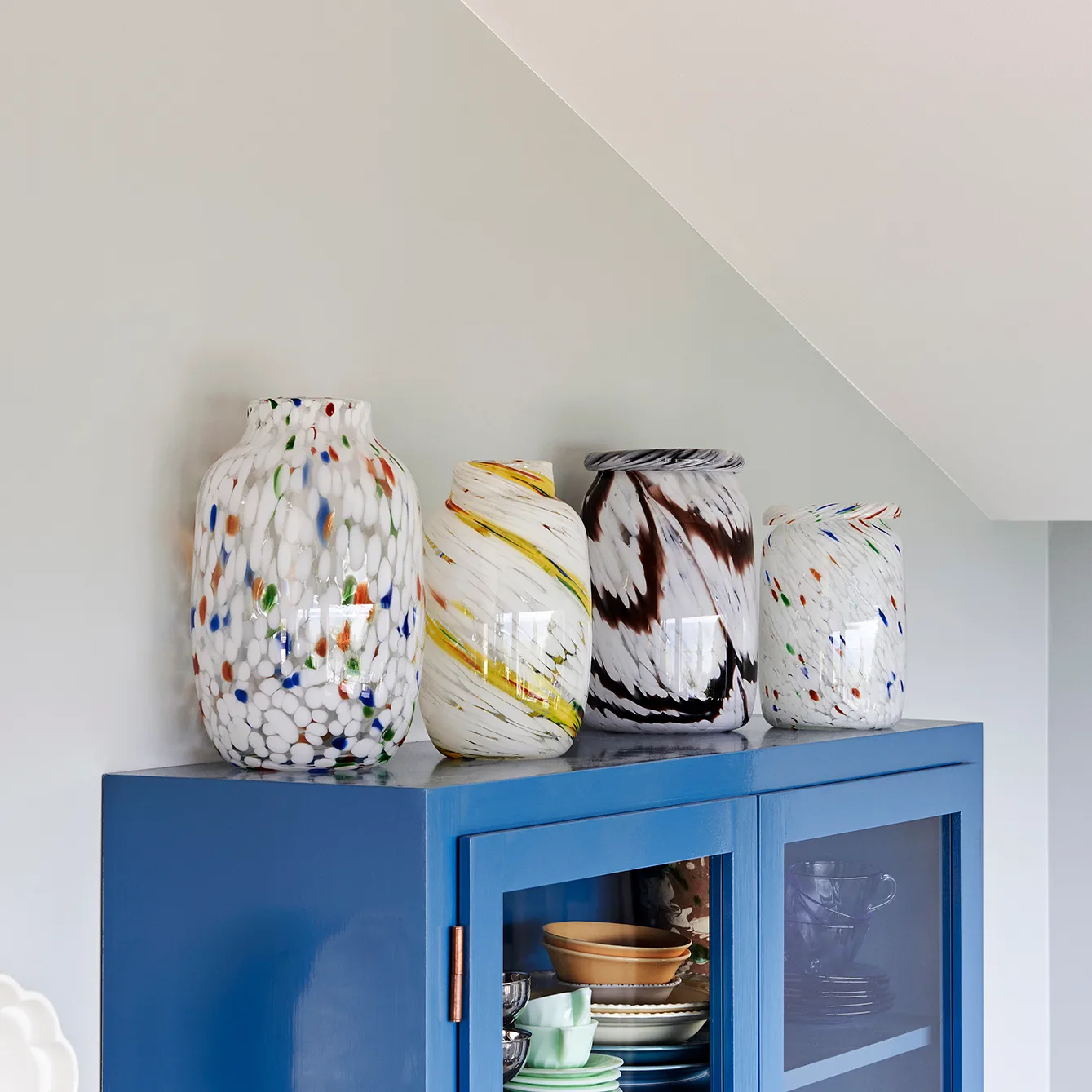 Splash Roll Neck vase L 27 cm, Coffee-white HAY