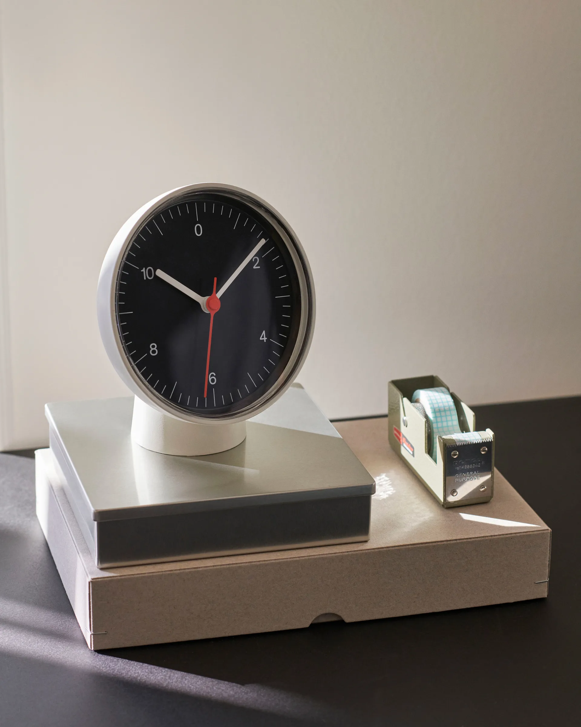 Table Clock vegg/bordklokke, White​ HAY