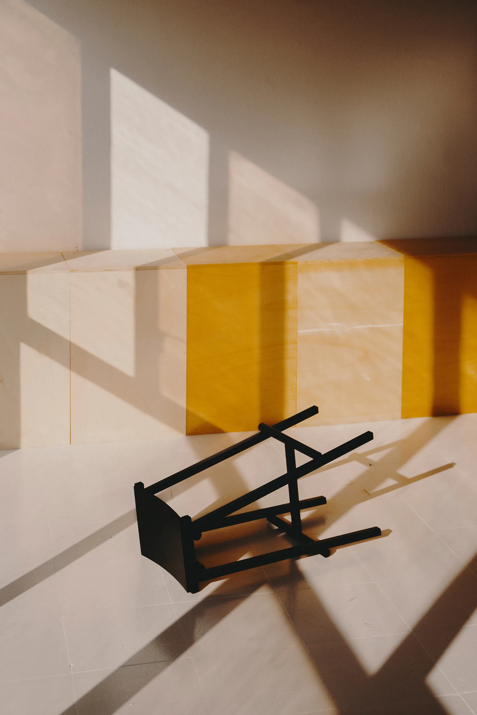 Taburete 8 low barstol 65 cm, Svart HAY