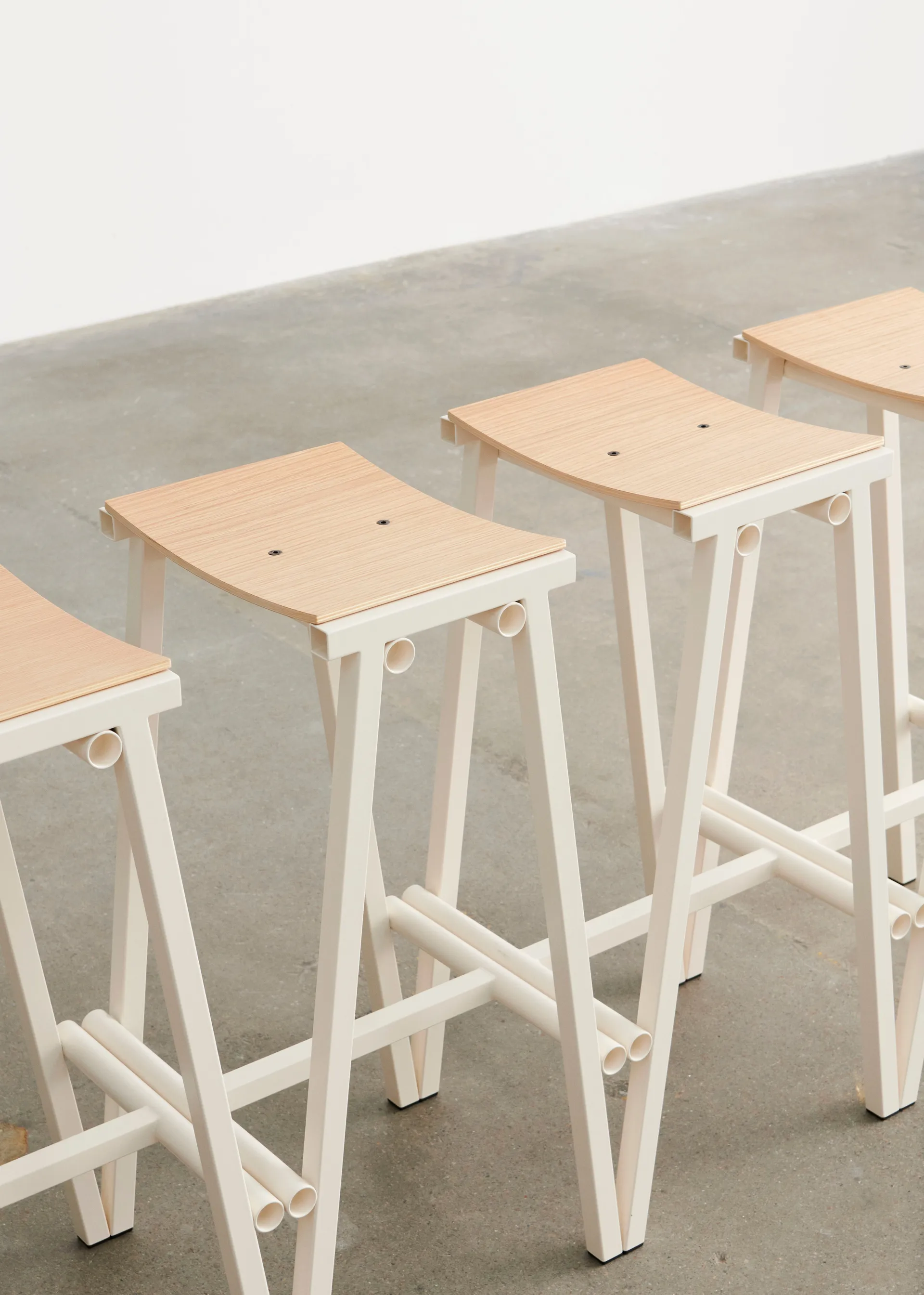 Taburett 8 high barstol 75 cm, Eggeskall HAY