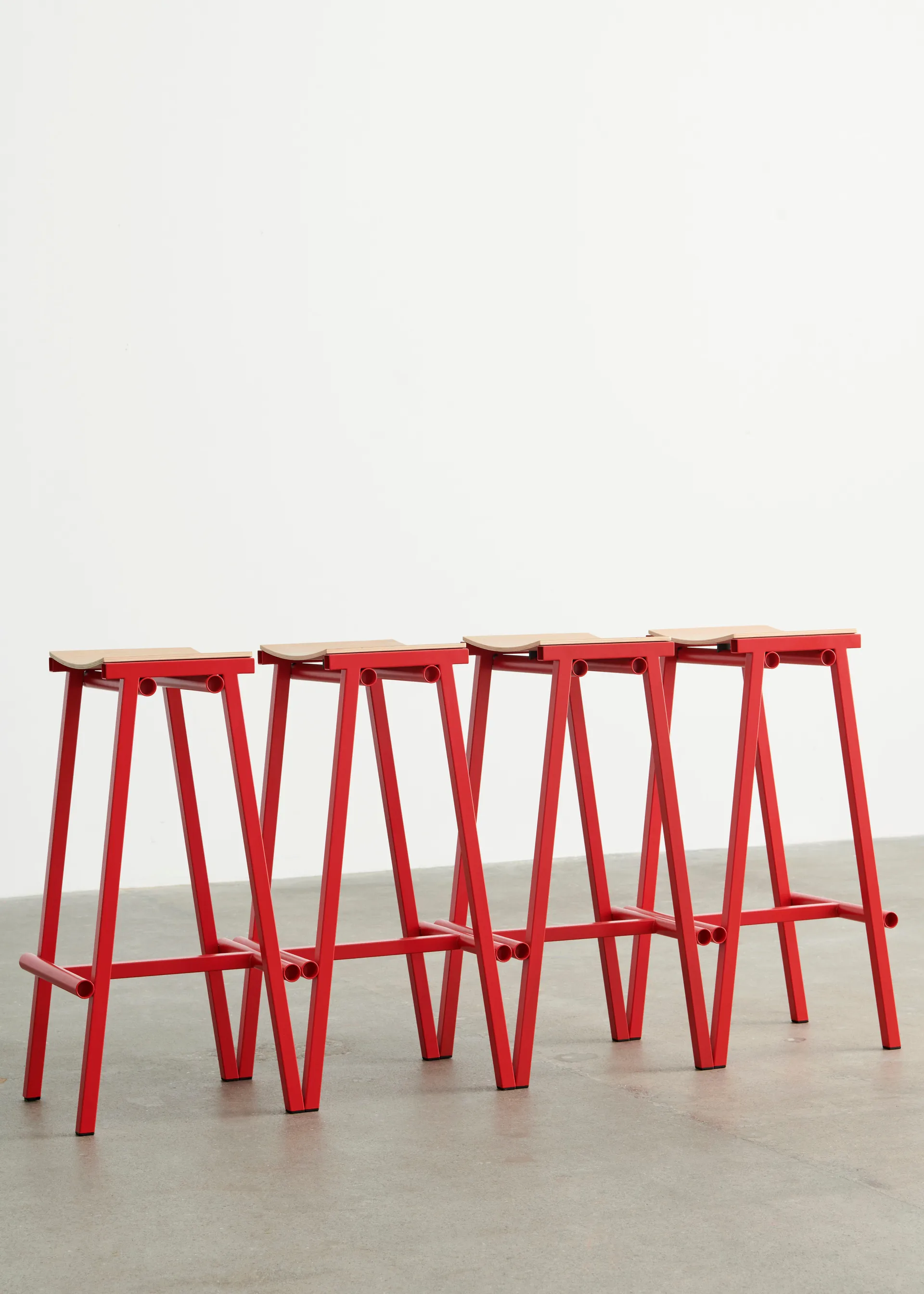 Taburett 8 high barstol 75 cm, Signal red HAY