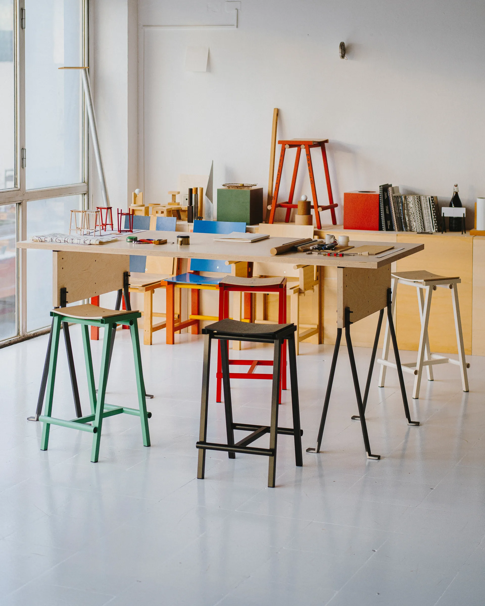 Taburett 8 high barstol 75 cm, Signal red HAY