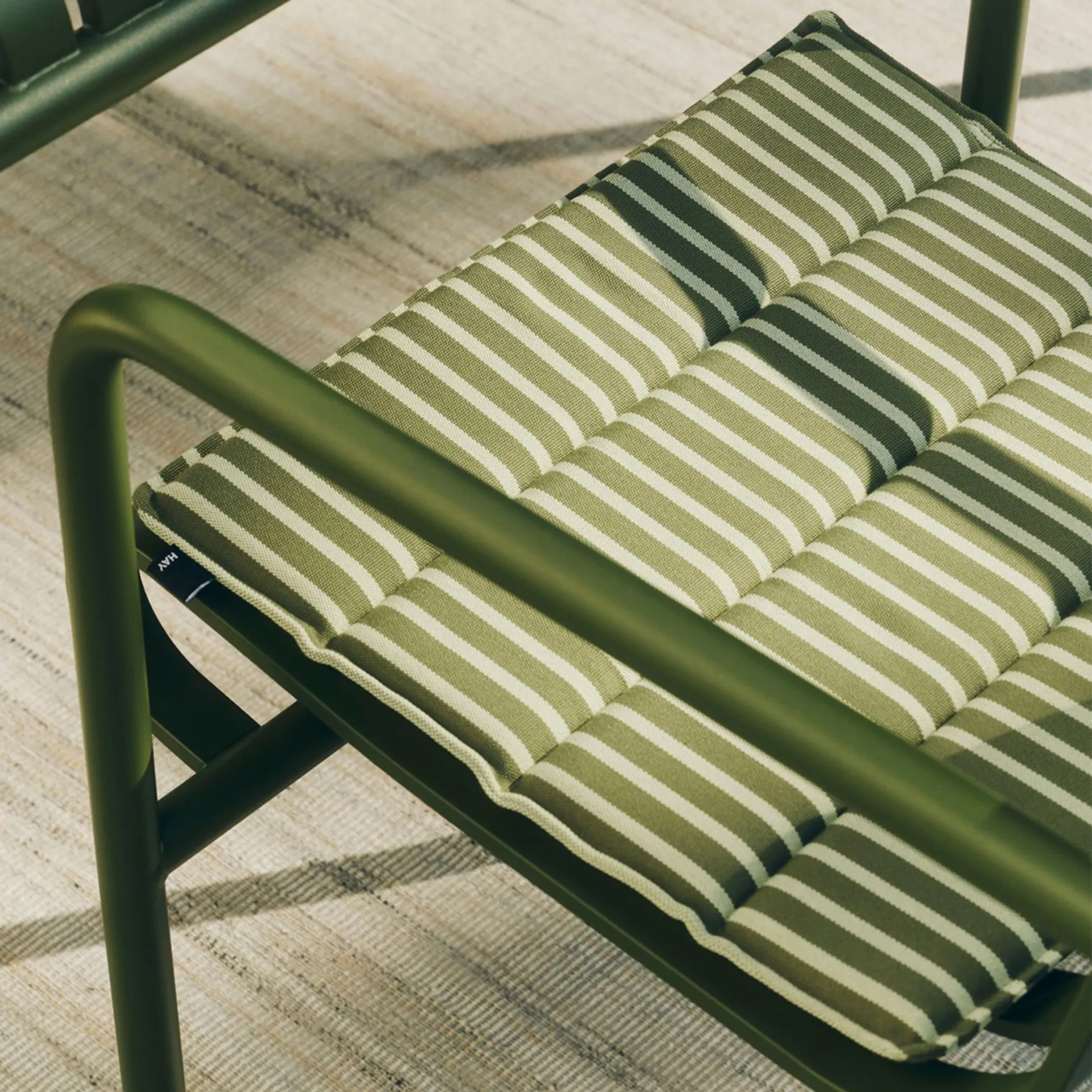 Terrazza sittepute, Olive bold stripe, 40x40 cm HAY