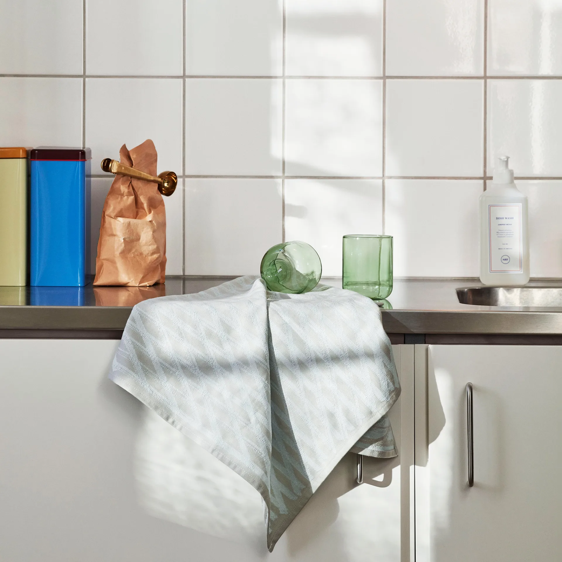 Tin by Sowden tinnboks, Gul HAY