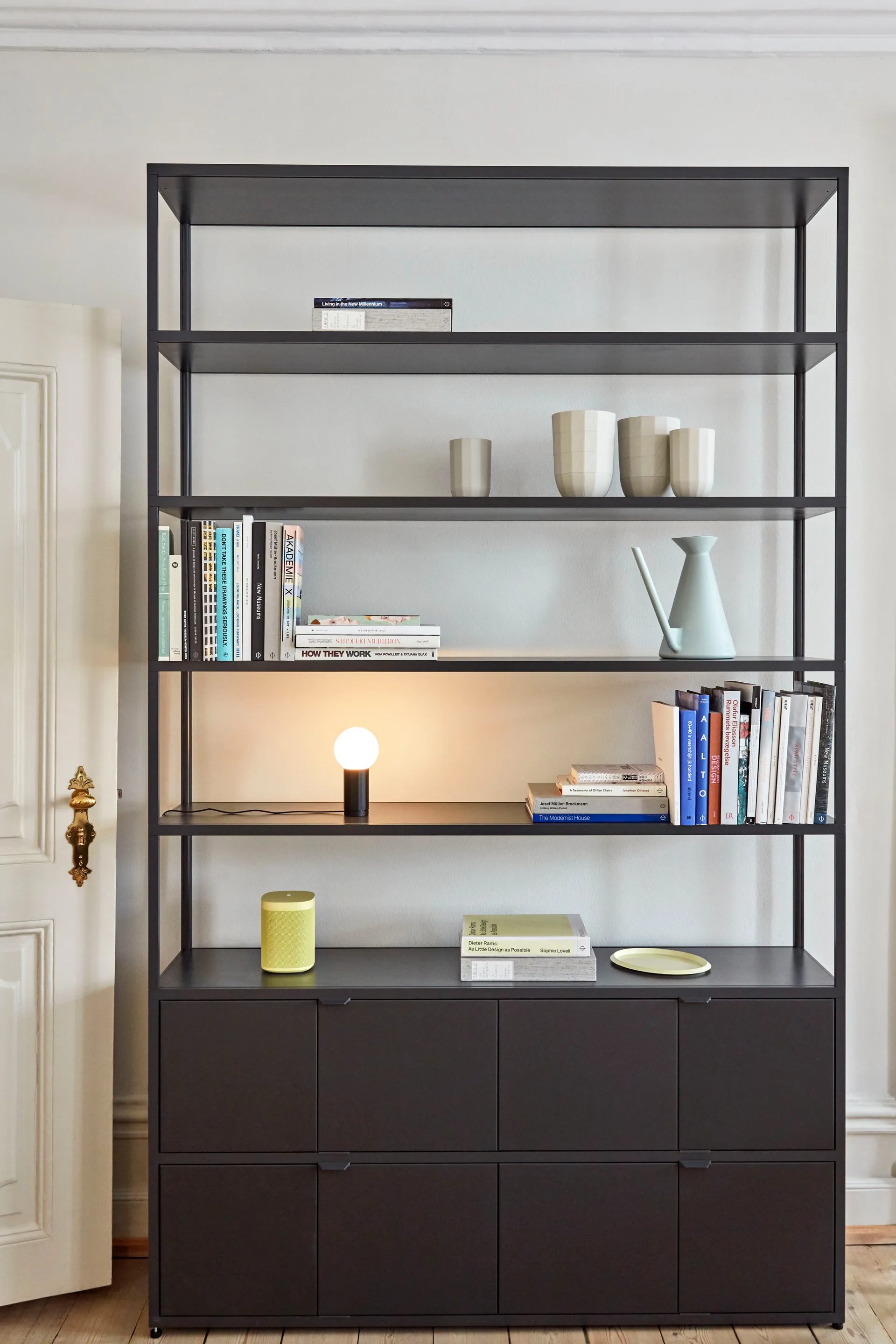 Turn On bordlampe, Svart HAY