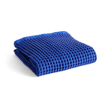 Waffle badehåndkle 70 x 140 cm - Vibrant blue - HAY