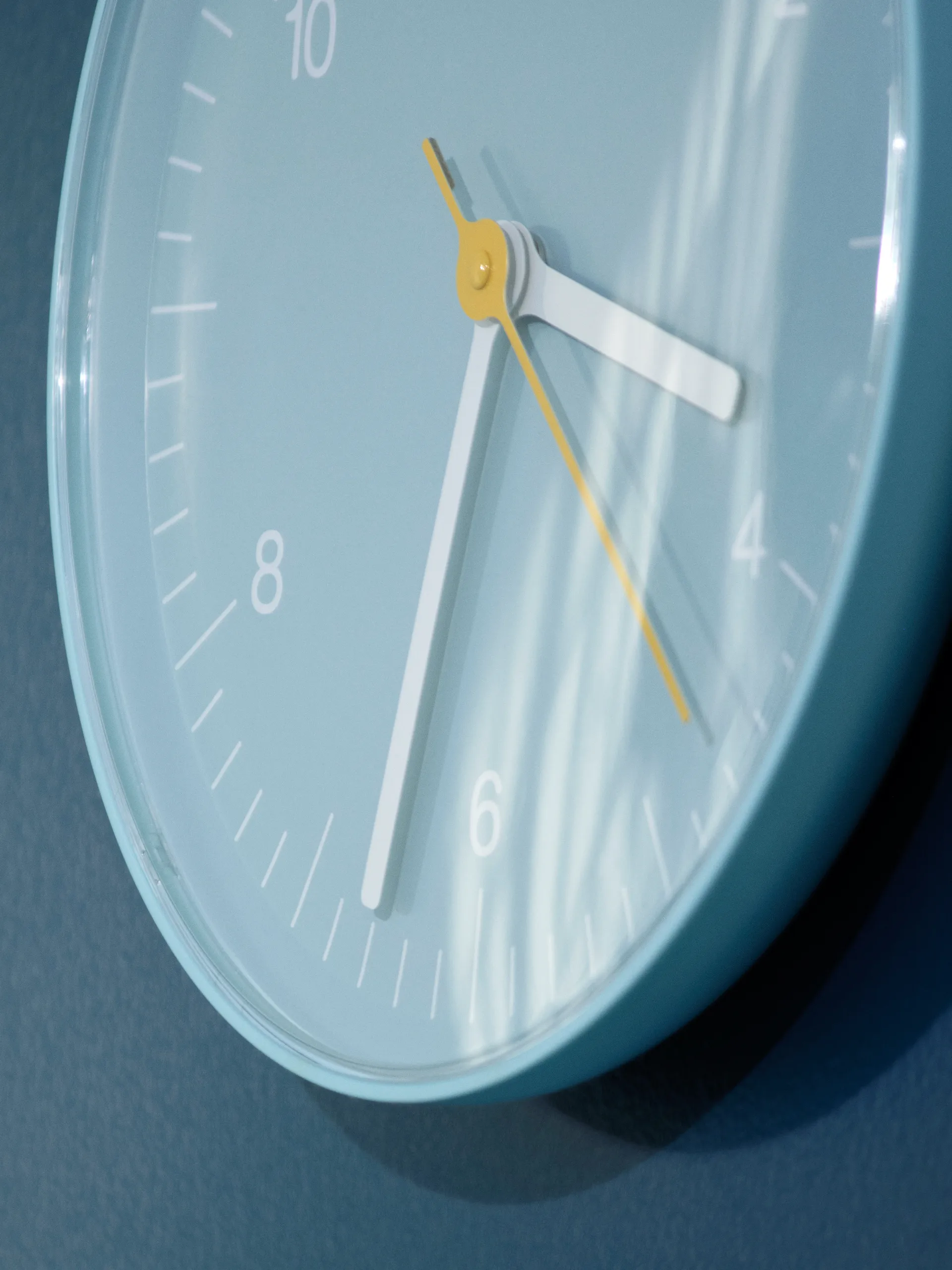 Wall Clock veggklokke Ø 26,5 cm, Blue HAY