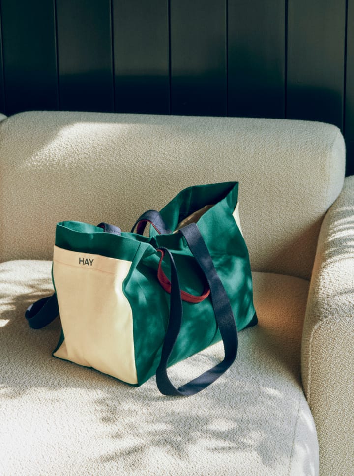Weekend Bag Organic veske M, Dark green multi HAY