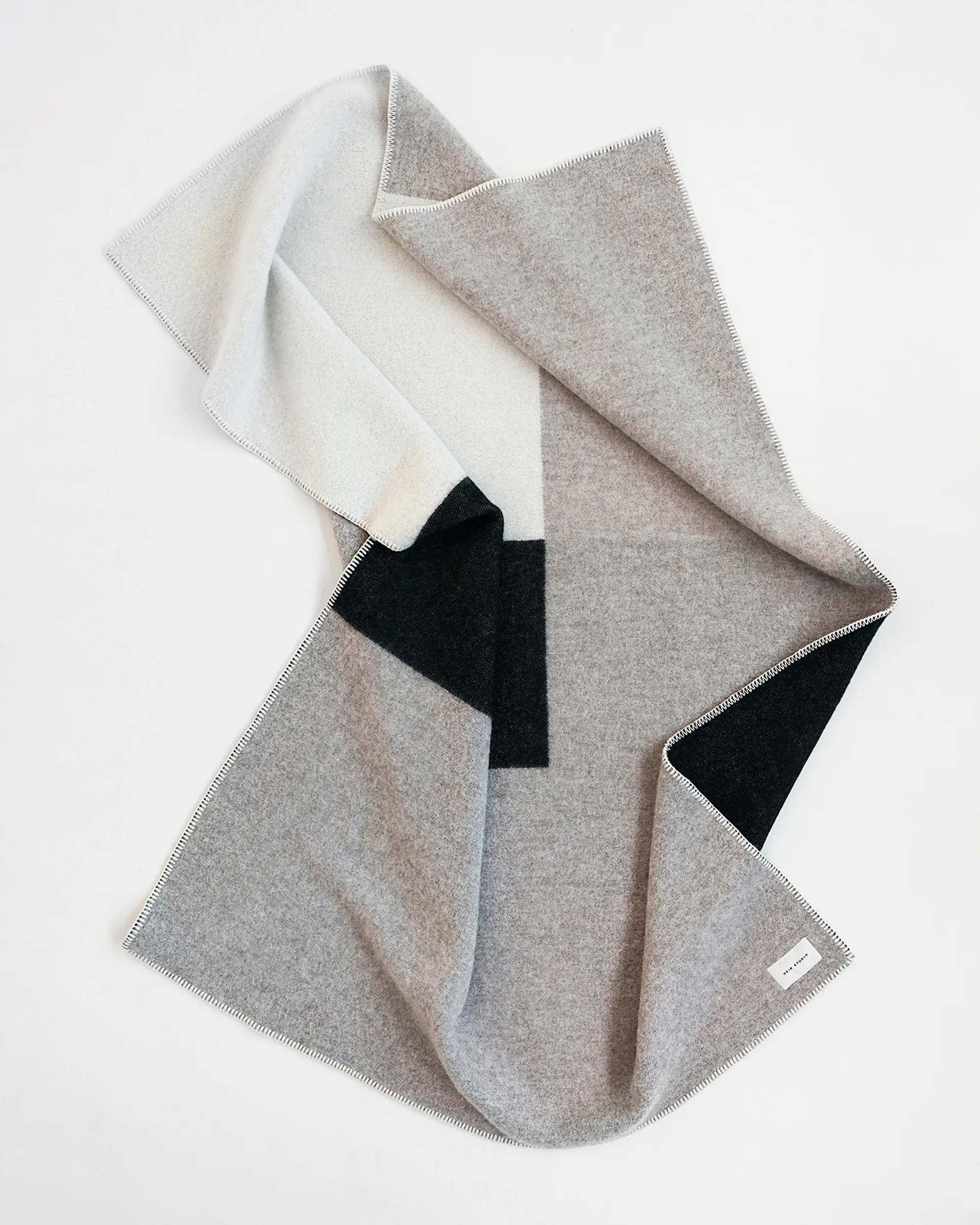 Cleo pledd 130 x 180 cm, No. 01 Hein Studio