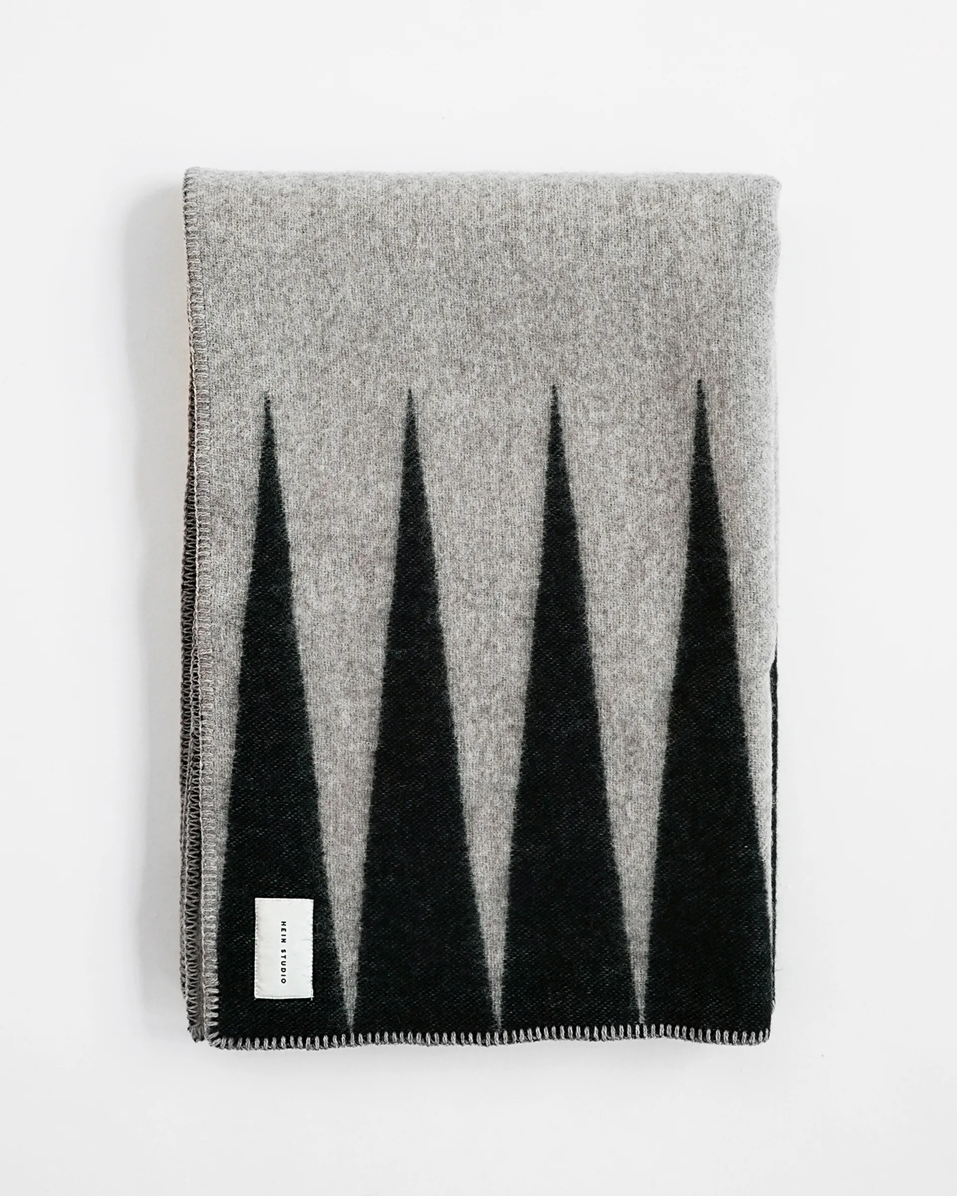 Ihalo pledd 130 x 180 cm, No. 01 Hein Studio