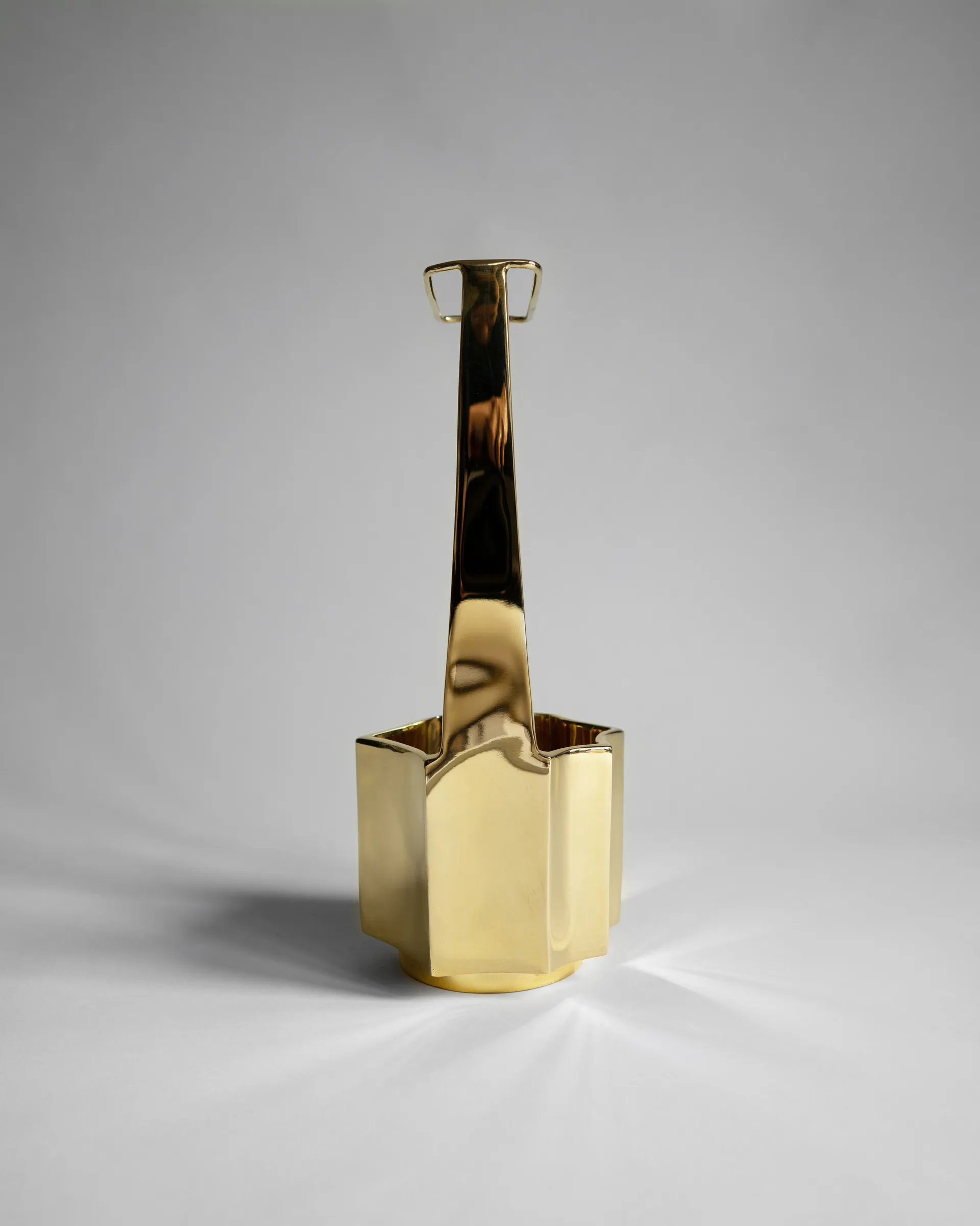 Ikebana vase 30 cm, Messing Hein Studio