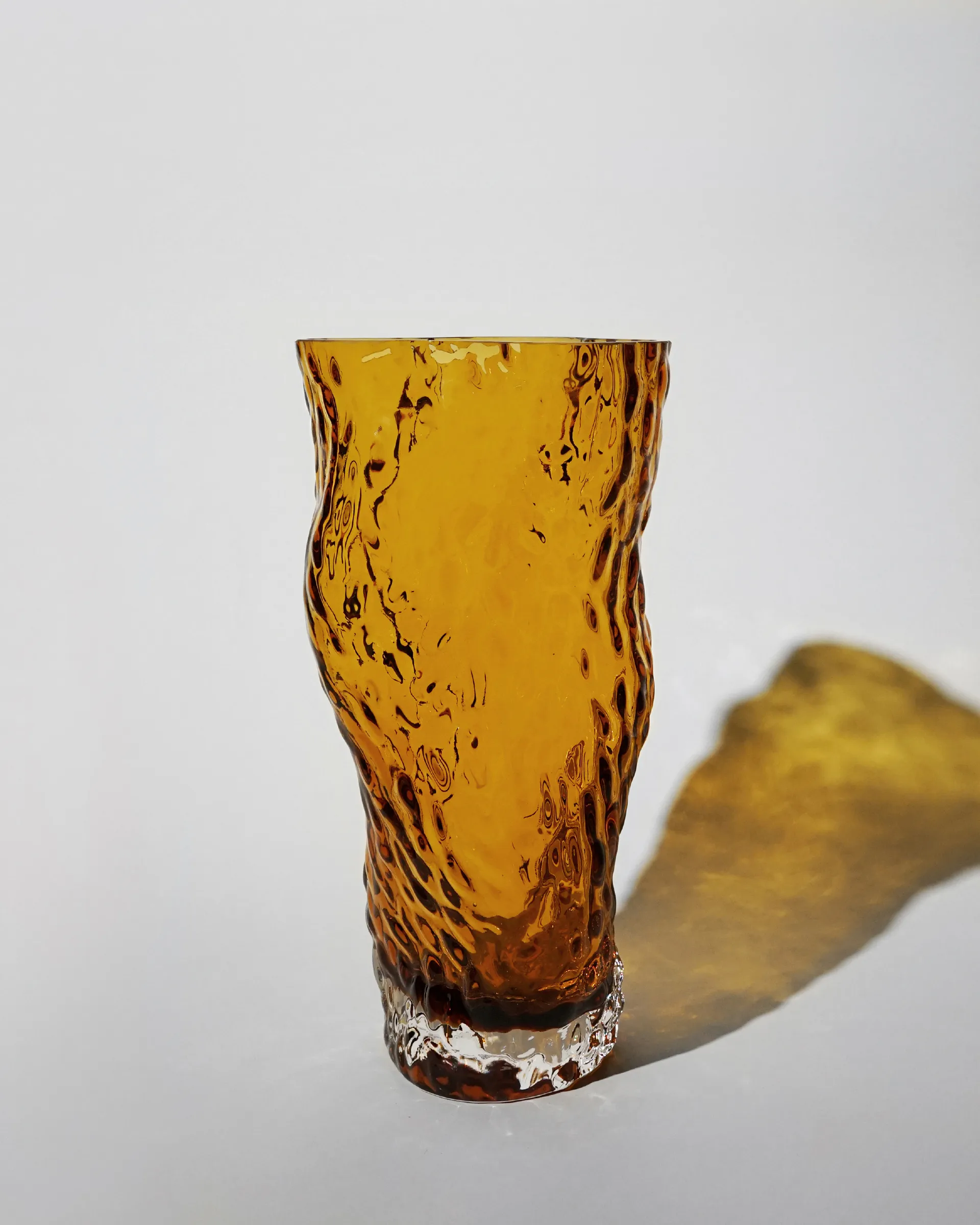 Ostrea Rock vase glass 30 cm, Amber Hein Studio