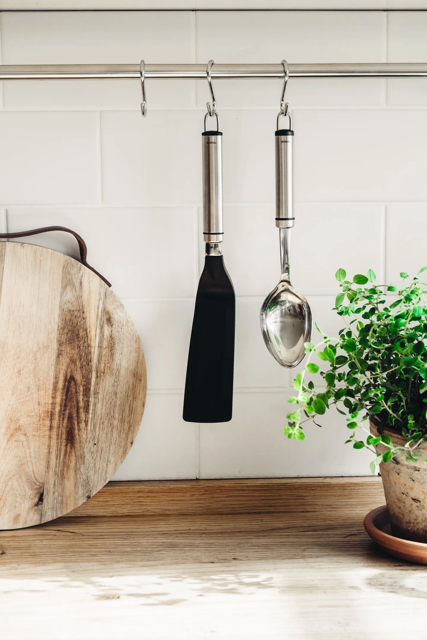 Heirol Steely nylonspatula, Svart-rustfritt stål Heirol