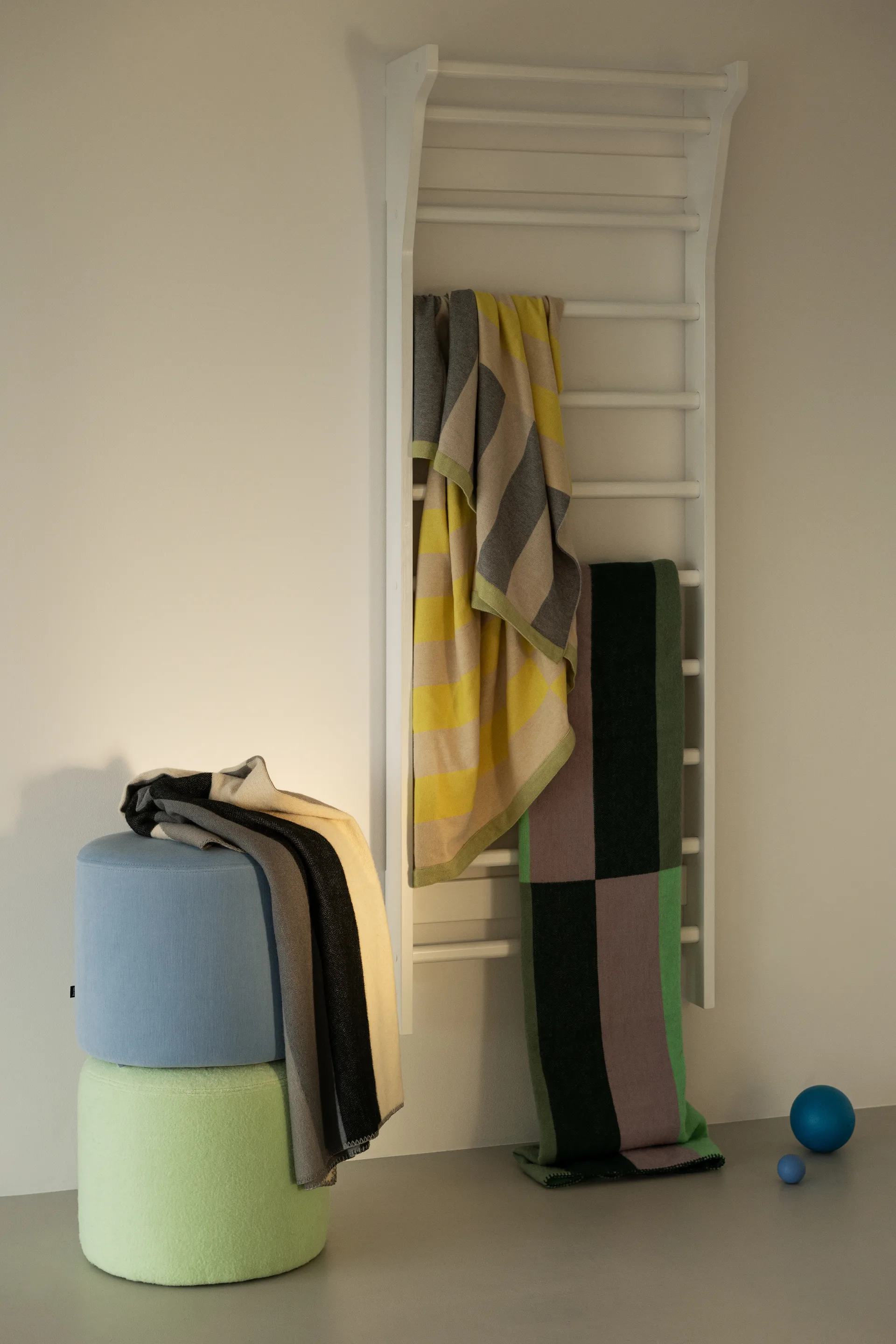 Bon puff Ø50x41 cm, Eggshell Hem