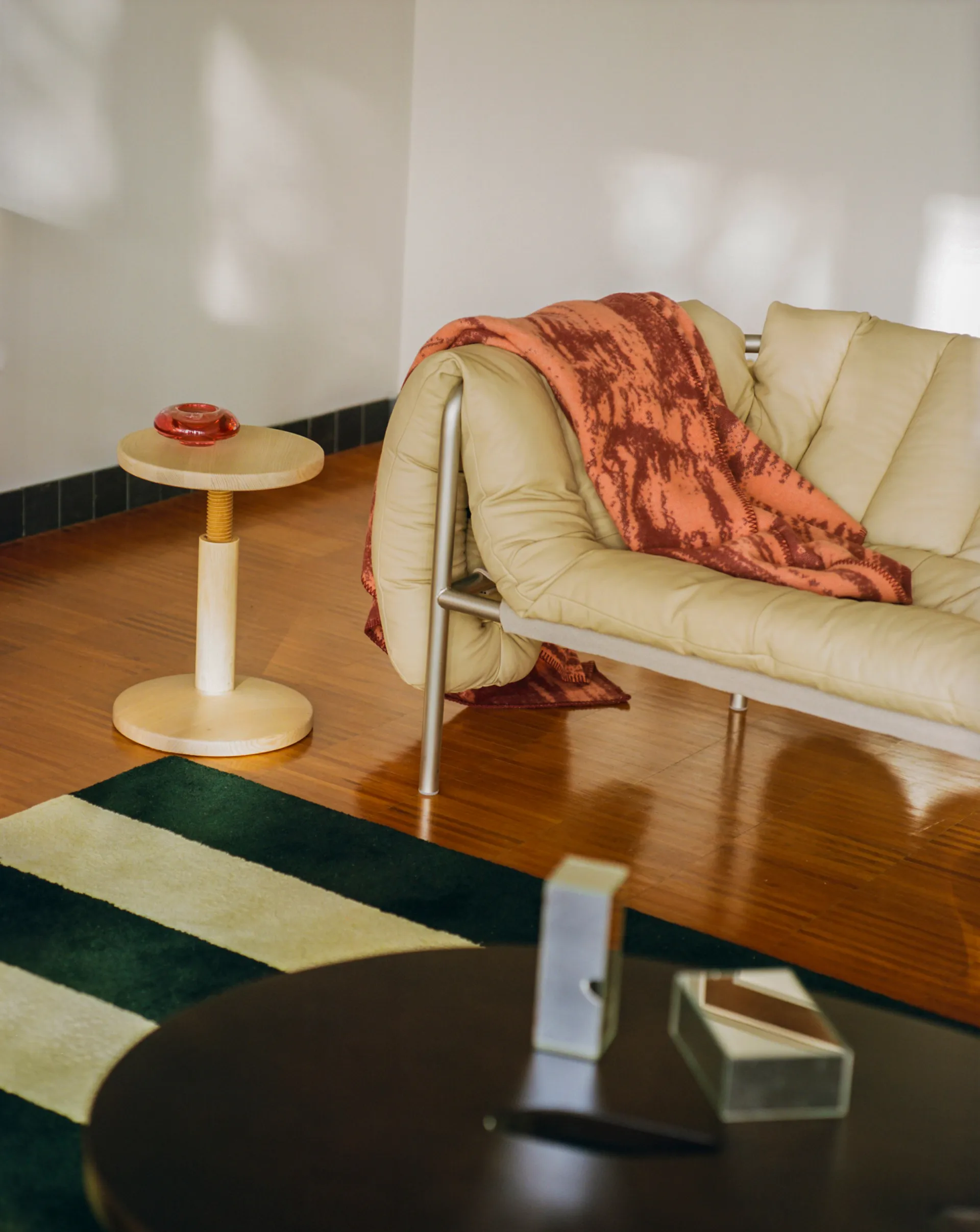 Puffy 2,5-seters sofa 205 cm, Sand leather-cream Hem