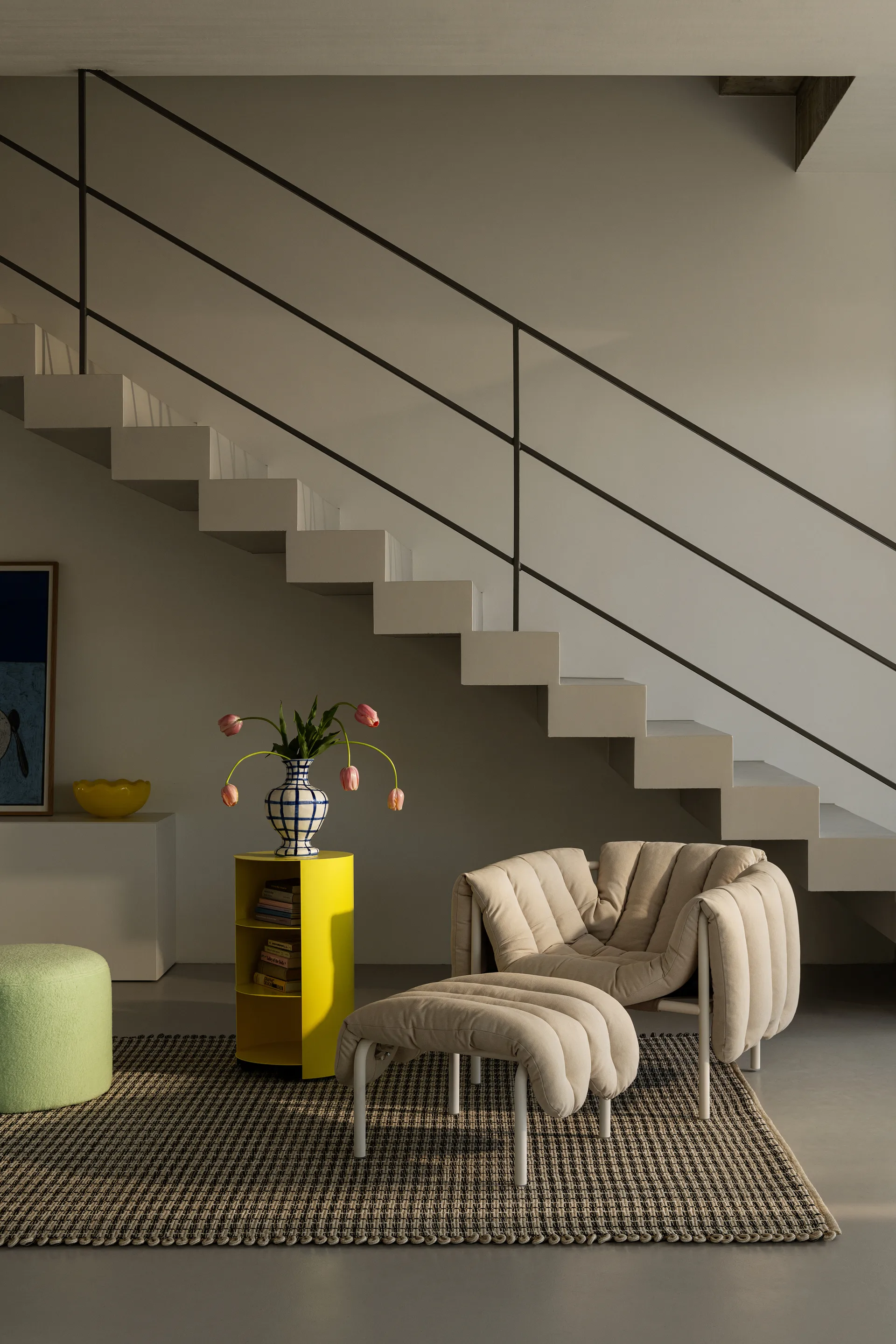 Puffy loungelenestol + ottoman, Sawdust-black grey Hem