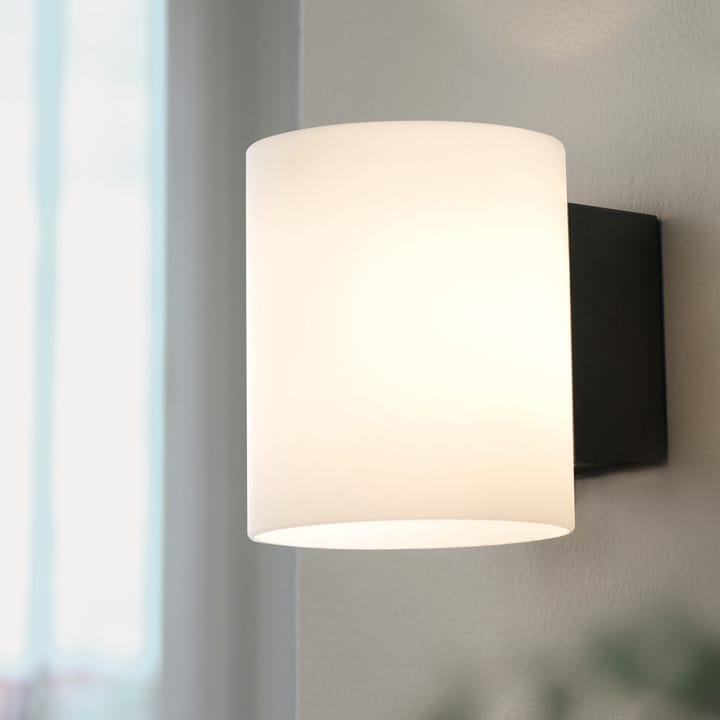 Evoke vegglampe small - antracitgrå-vitt glass - Herstal