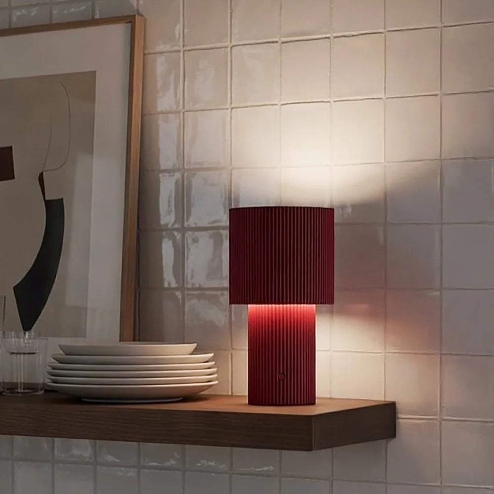 Iluma bordlampe portabel, Rød Herstal