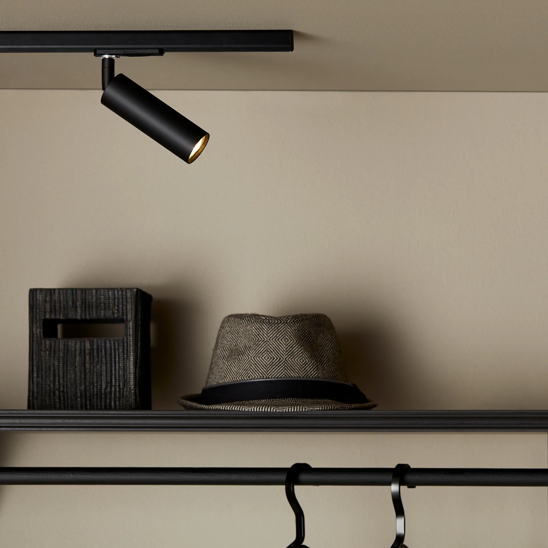 Pipeline spotlight global 1-fas, Mattsvart Herstal