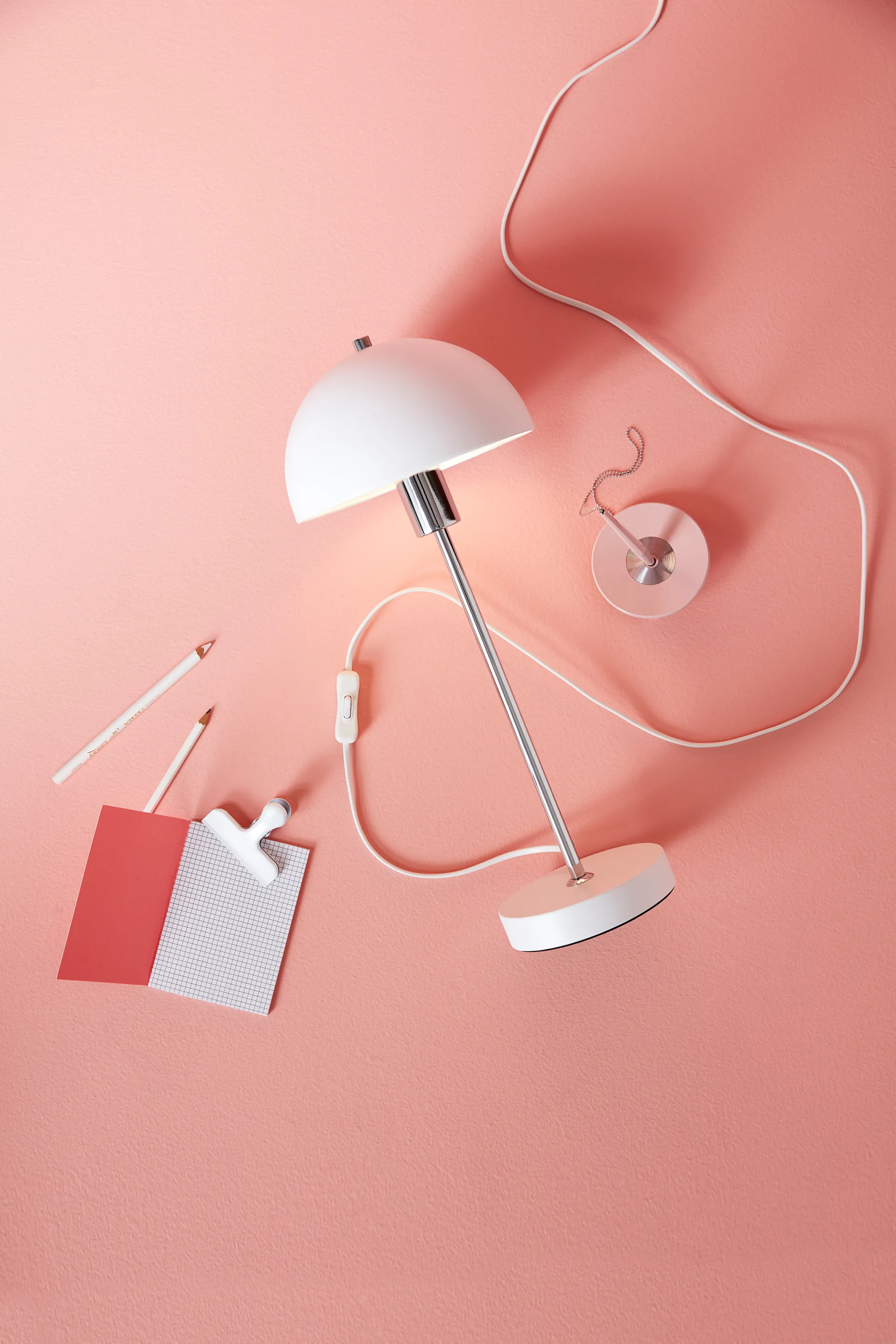 Vienda bordlampe, hvit Herstal