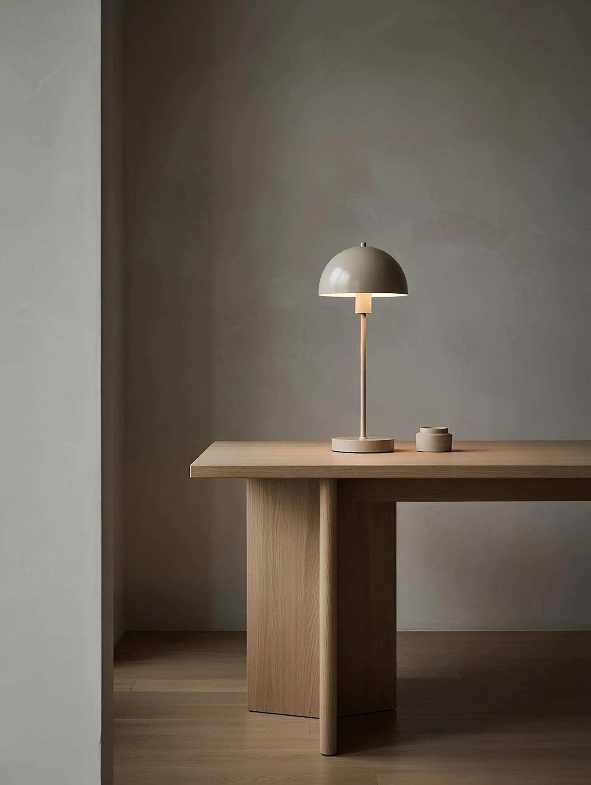 Vienda bordlampe, Putty grey Herstal