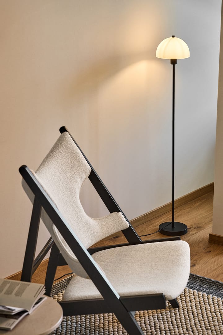 Vienda gulvlampe, Svart-opalglass Herstal