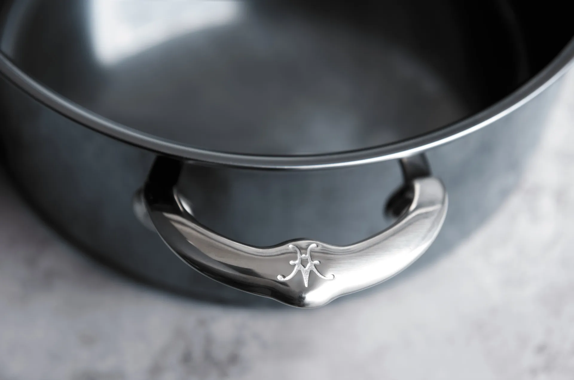 Hestan Nanobond suppegryte med lokk 2,8 L, Rustfritt stål Hestan