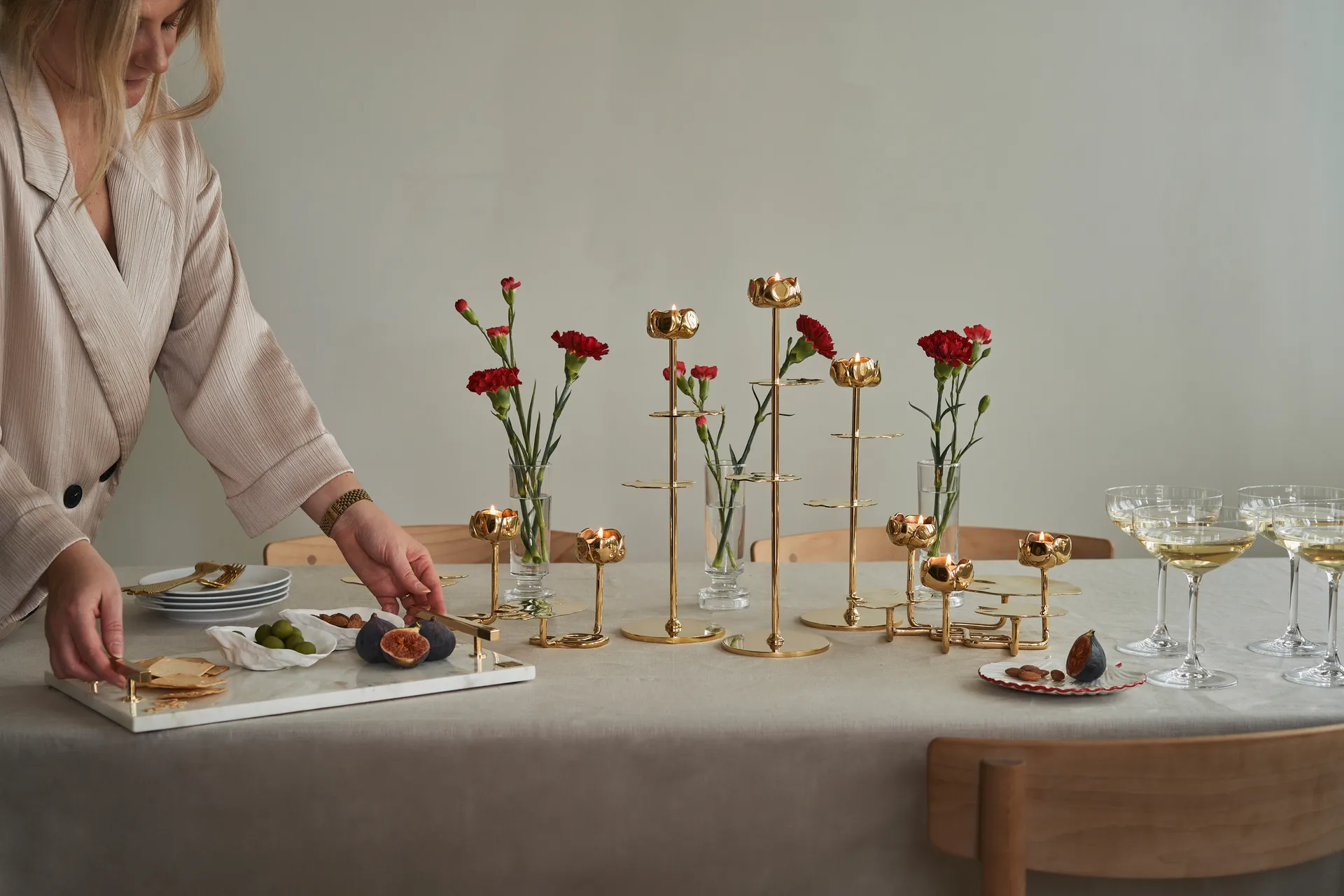 Hilke Collection brett 40,5 x 25,5 cm, Hvit marmor-solid messing Hilke Collection