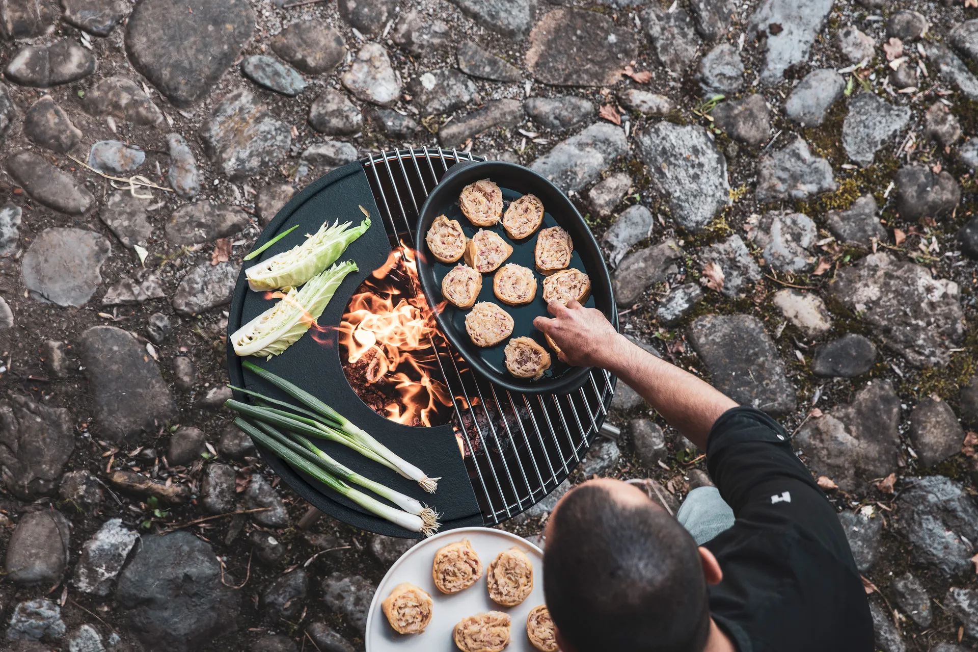 BOWL 57 ildsted, Svart-sølv, tripodstativ Höfats