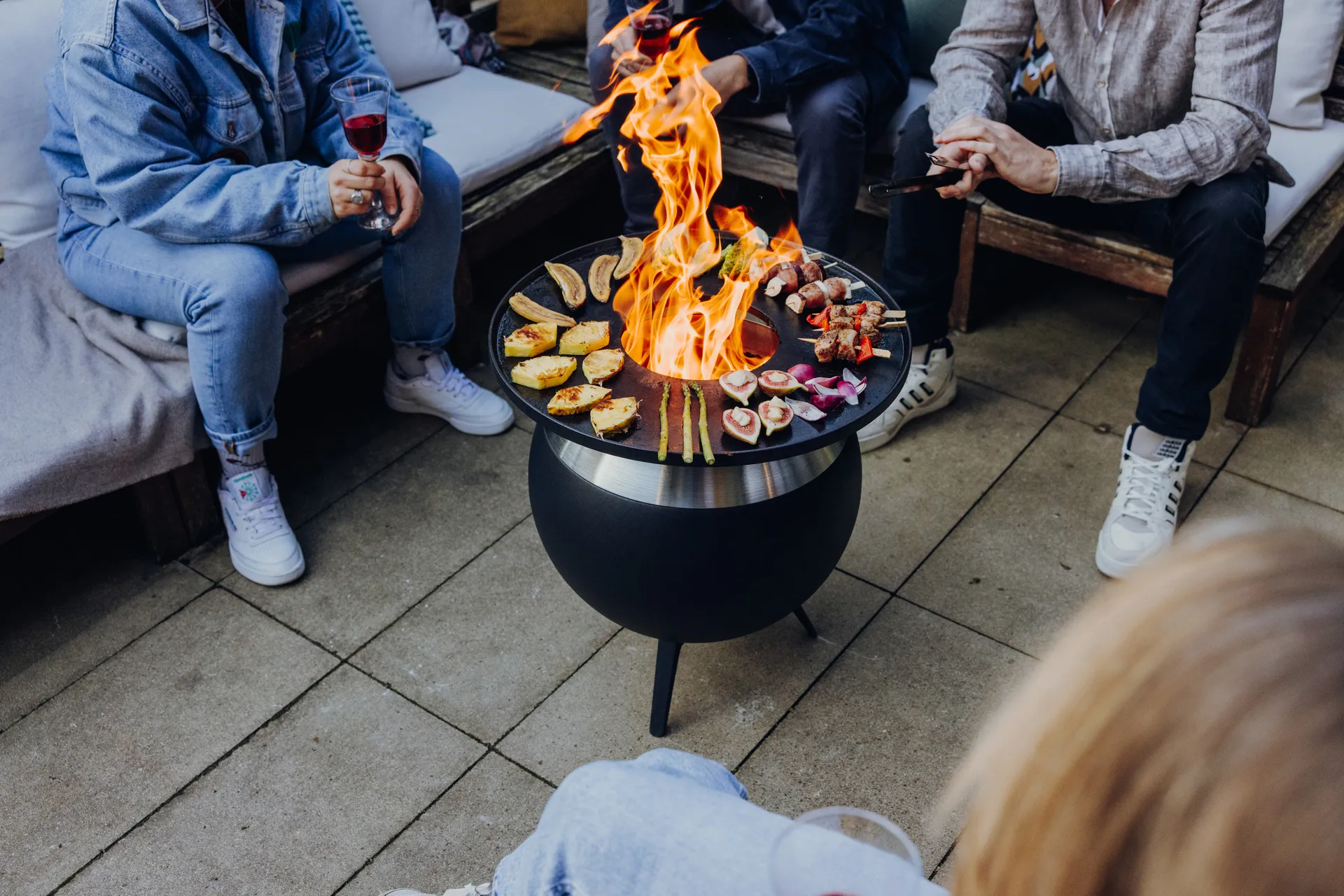MOON 45 peis, Svart-sølv, lavt stativ Höfats