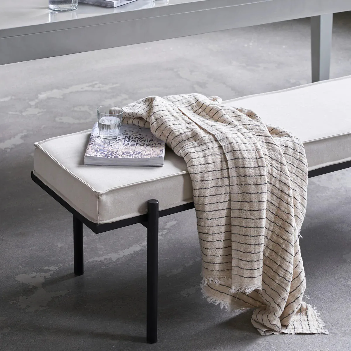 Alice Stripe pledd 140 x 200 cm, Mørkegrå House Doctor