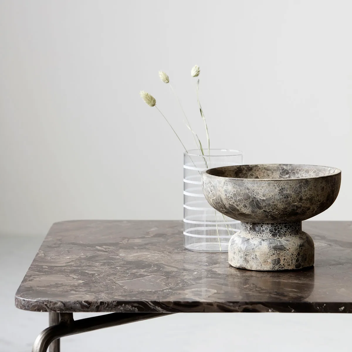 Ancient lysholder, Gråbrun House Doctor