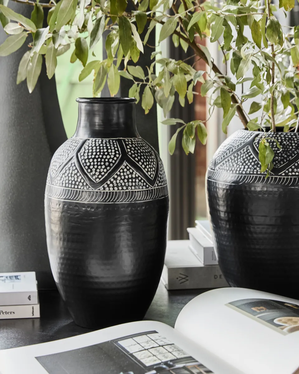 Bloss vase 38 cm, Svart House Doctor