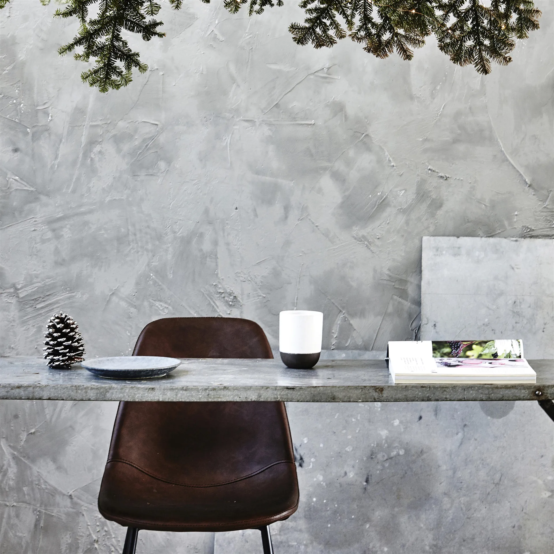 Found stol kunstskinn, Brun House Doctor