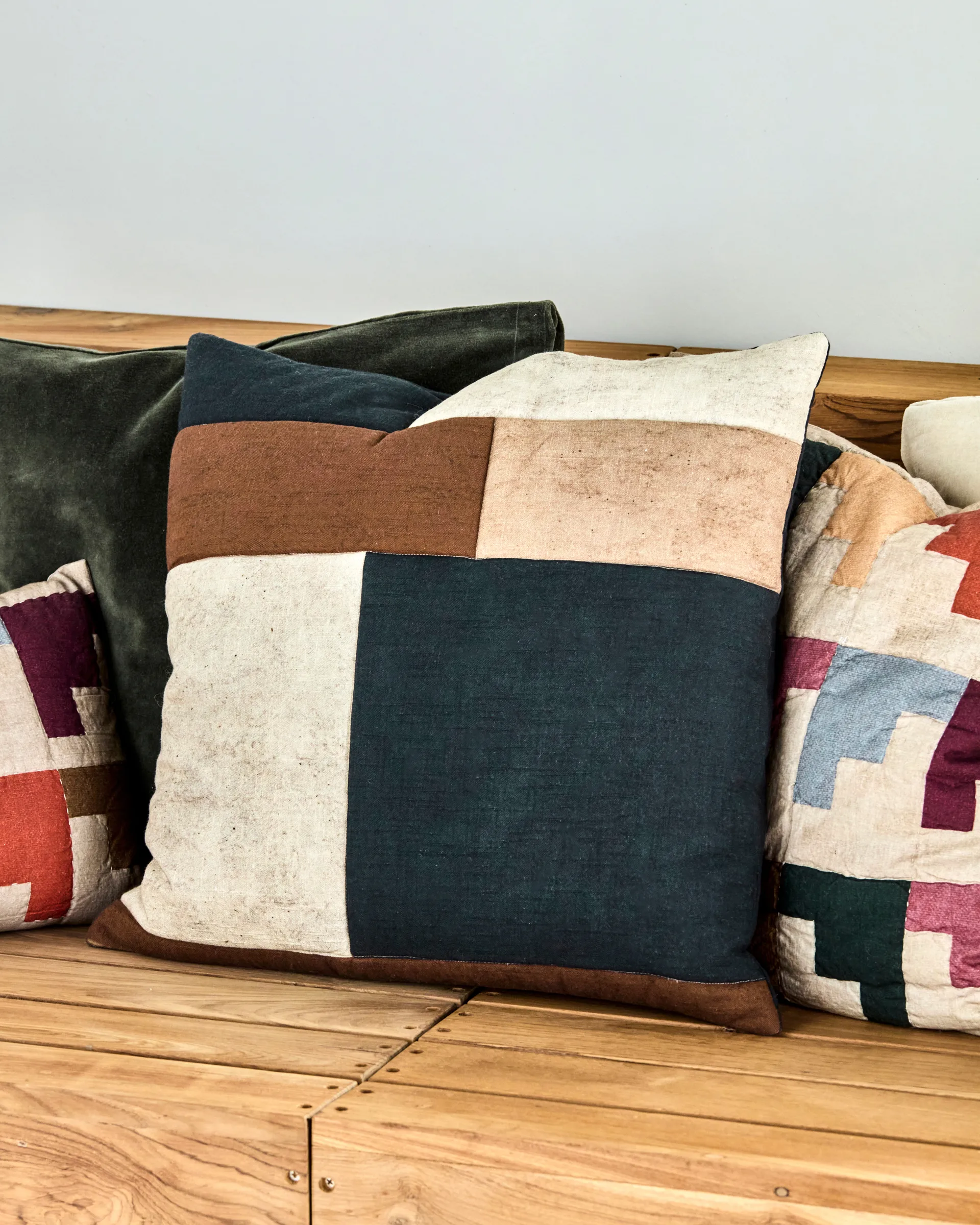 Patch putetrekk 50x50 cm, Svart-sand-brun House Doctor