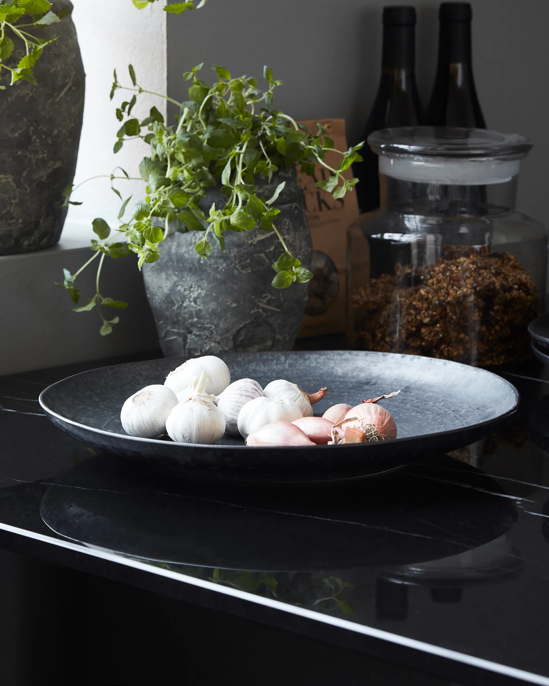 Pion serveringsfat Ø 36 cm, Svart-brun House Doctor