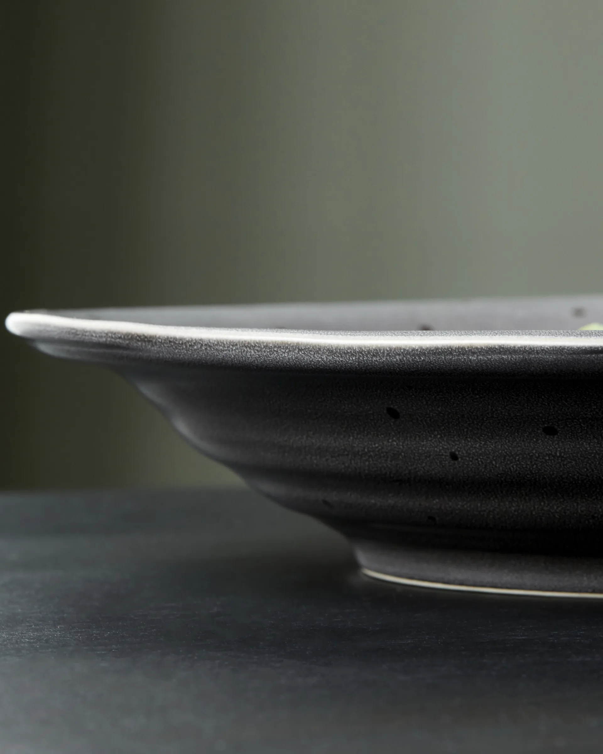 Rustic suppetallerken Ø 25 cm, Mørkegrå House Doctor