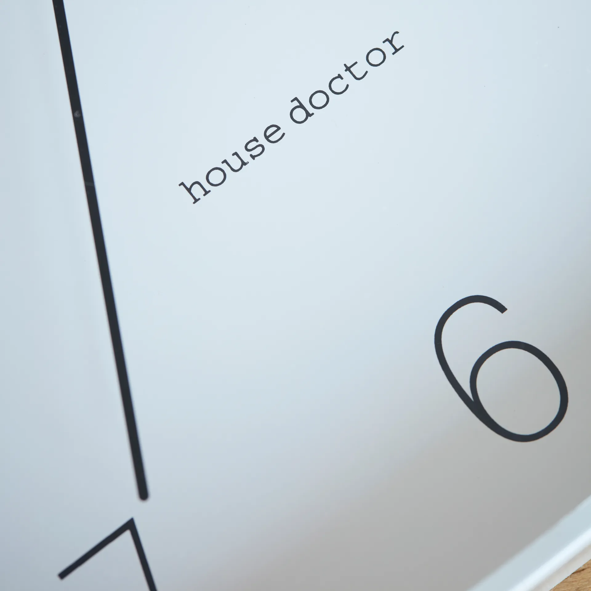 Shape veggur, Grå House Doctor