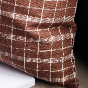 Thame putevar rutete 50 x 50 cm - Brown - House Doctor