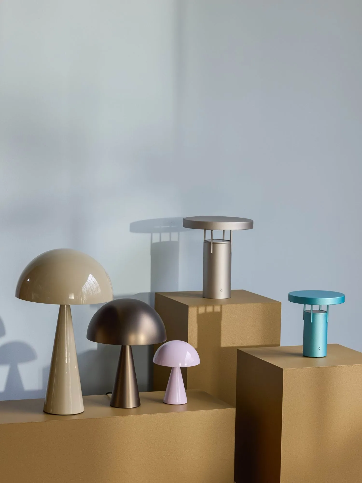 BringMe portable bordlampe, Metallic sand, 28 cm Hübsch Interior