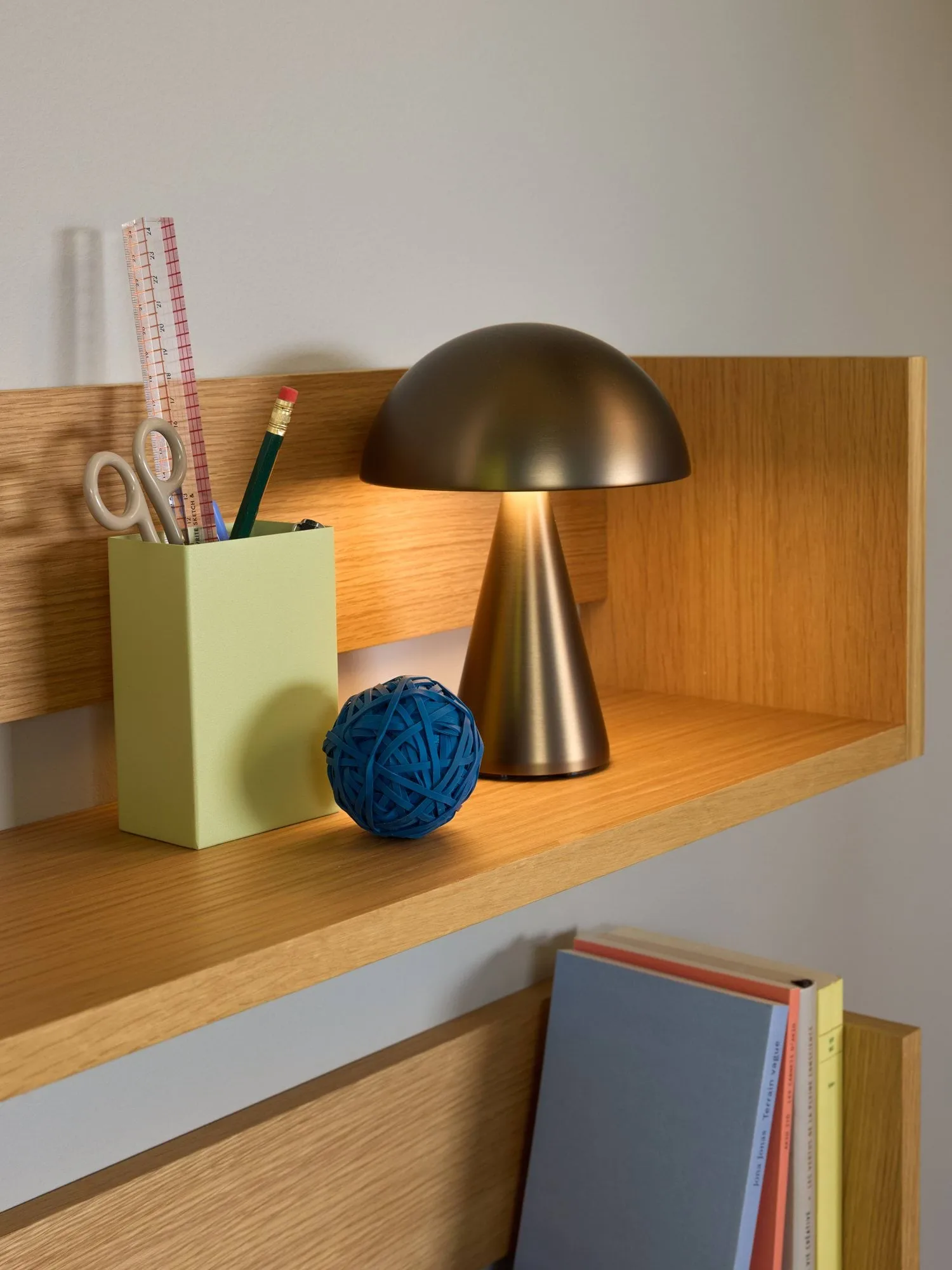 Mush portable bordlampe, Burnished brass, 20 cm Hübsch Interior