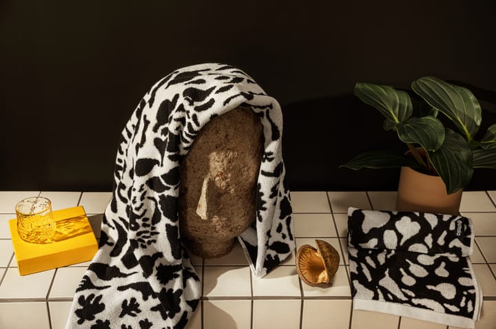 Oiva Toikka Cheetah badehåndkle 70 x 140 cm, Svart-hvit Iittala