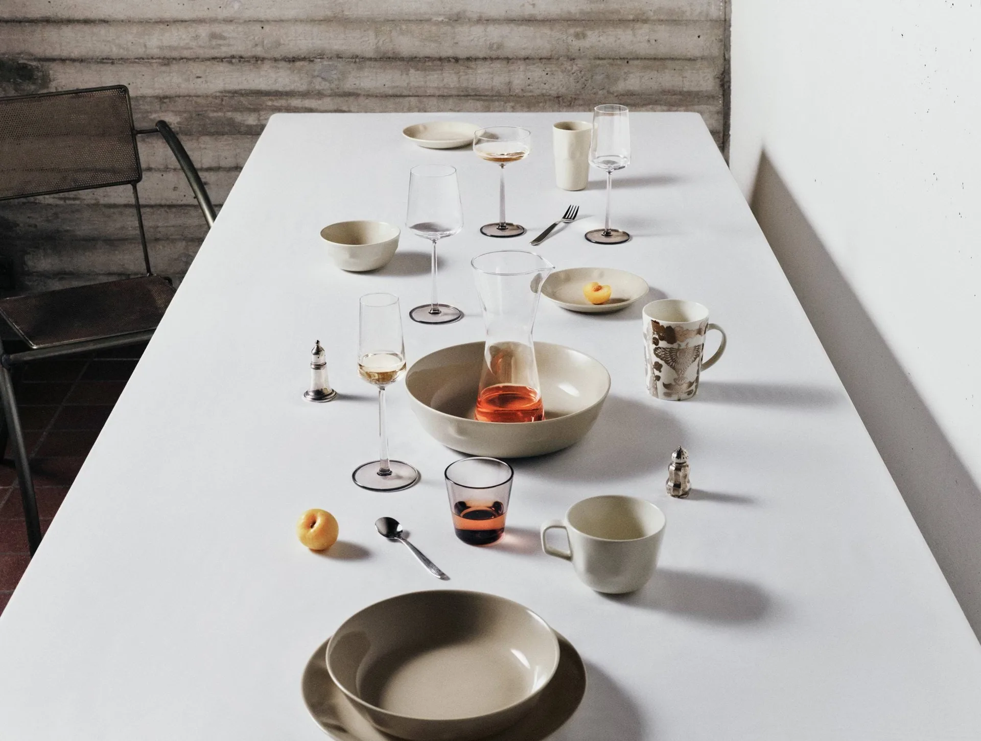 Solare serveringsbolle 2,3 L, Sand Iittala