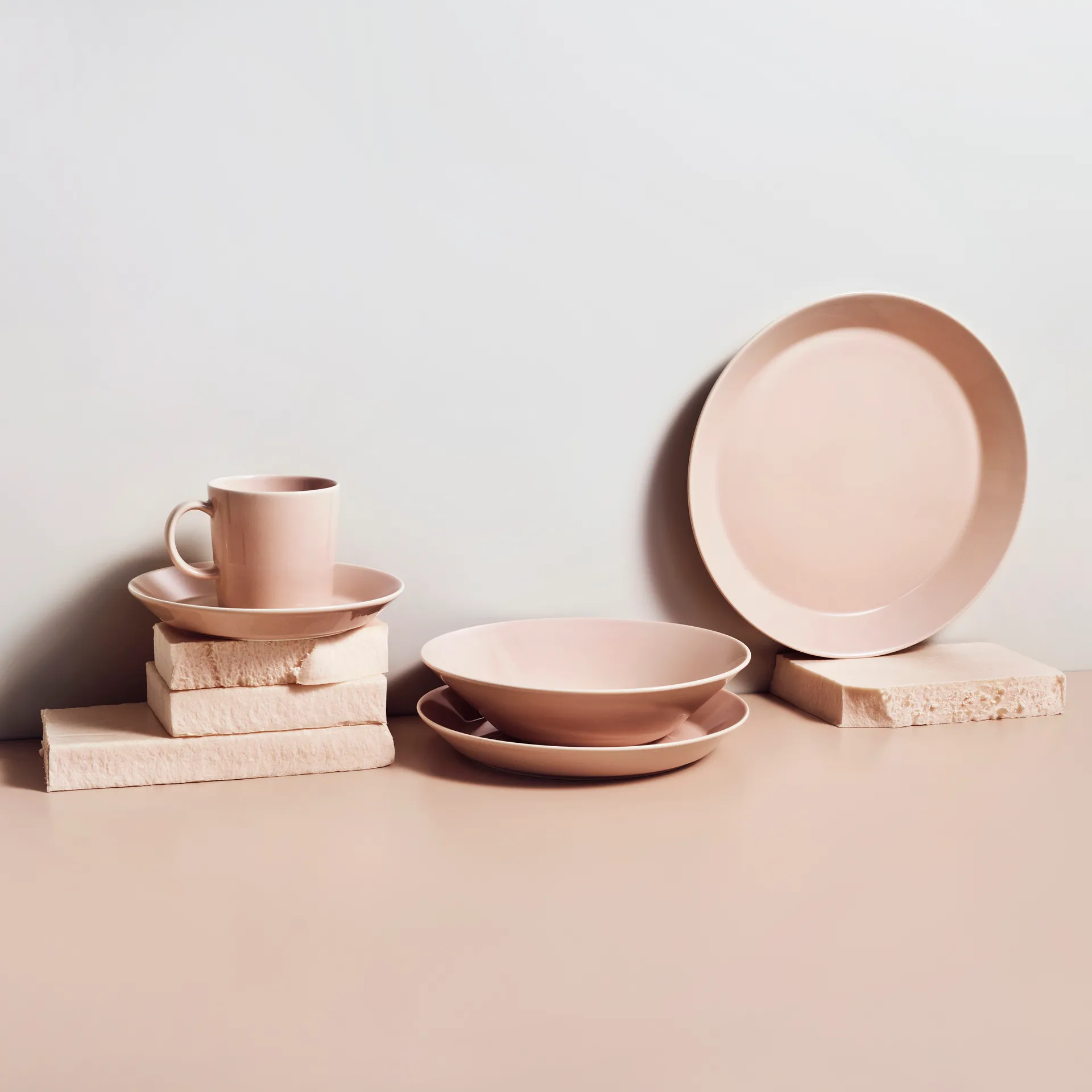 Teema asjett Ø17 cm, pudder Iittala