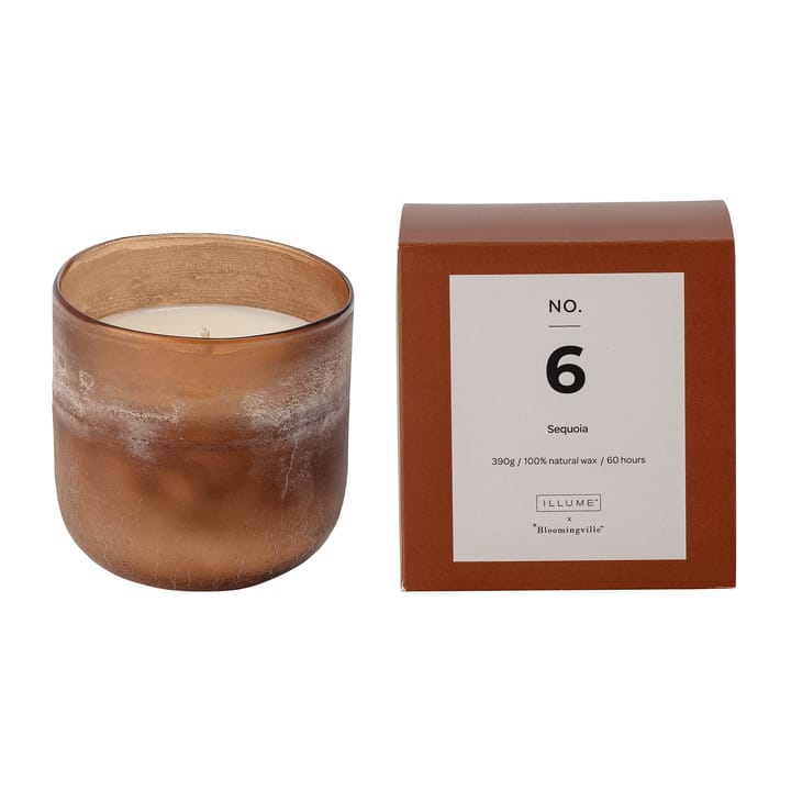 NO. 6 Sequoia duftlys - 390 g + Giftbox - Illume x Bloomingville