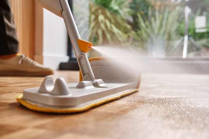 Cleantech 2-i-1 gulvmopp med skrubb, Light Stone Joseph Joseph